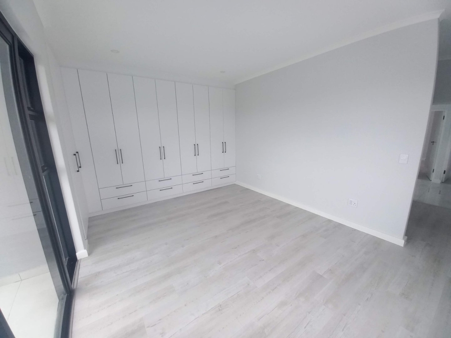 5 Bedroom Property for Sale in Sandown Western Cape